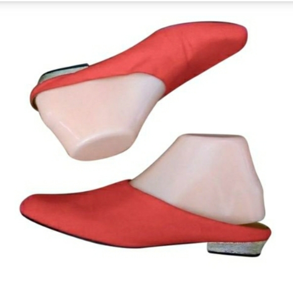 Vintage 70's J Renee Collection Red Silk and Gold Heel Mules‎ - Picture 1 of 8
